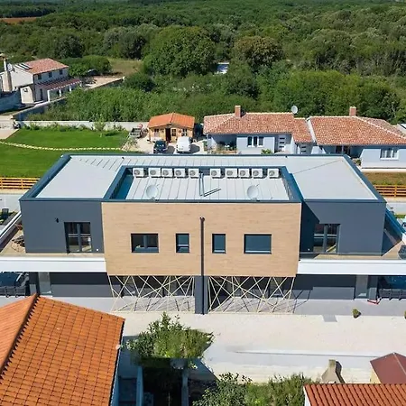 Elite 1 & 2 With Two Pools *