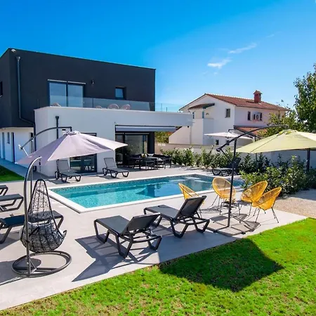 Villa Elite 1 & 2 With Two Heated Pools - By Istrabook *