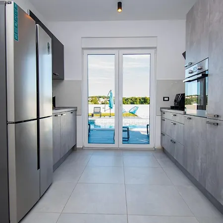 Elite 1 & 2 With Two Pools Pola