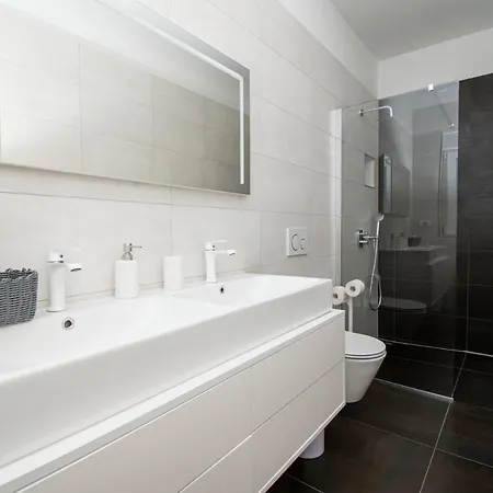 Elite 1 & 2 With Two Pools *