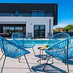 Villa Elite 1 & 2 With Two Heated Pools - By Istrabook *