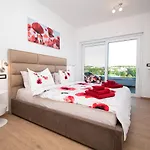 Elite 1 & 2 With Two Heated Pools - By Istrabook Villa Póla