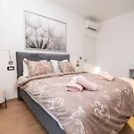 Elite 1 & 2 With Two Heated Pools - By Istrabook Villa *