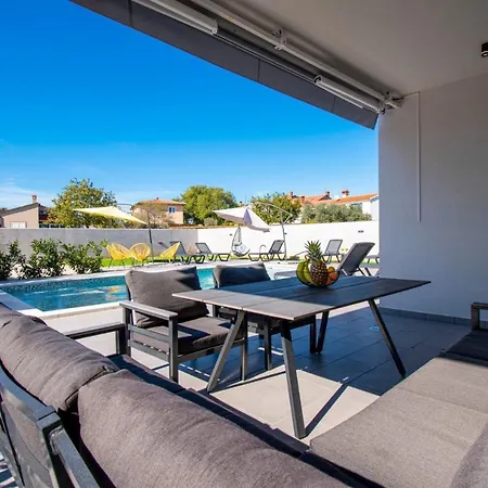 Villa Elite 1 & 2 With Two Pools Pula