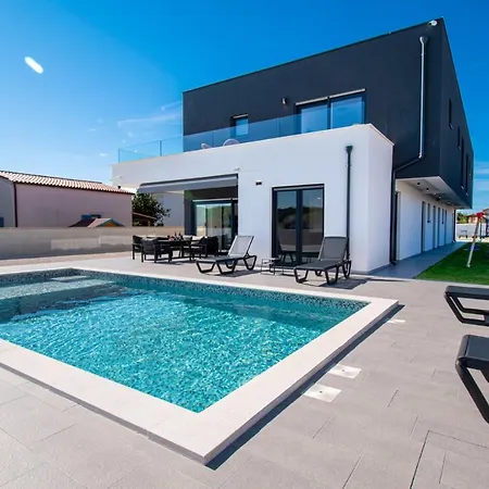 Villa Elite 1 & 2 With Two Pools Villa Pula