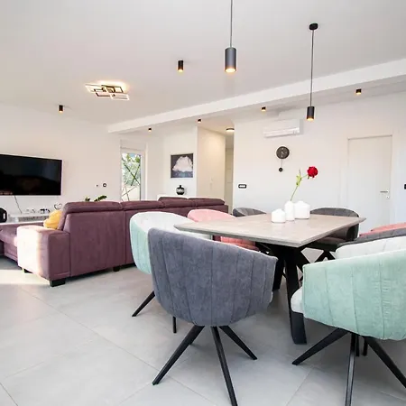 Villa Elite 1 & 2 With Two Pools Villa Pula