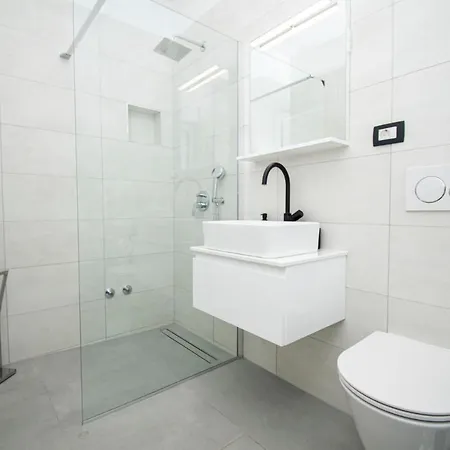 Villa Elite 1 & 2 With Two Pools Pula