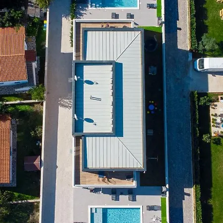 Villa Elite 1 & 2 With Two Heated Pools - By Istrabook *