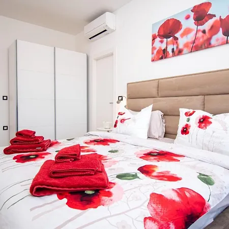 Elite 1 & 2 With Two Heated Pools - By Istrabook Villa