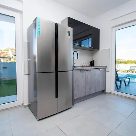 Villa Elite 1 & 2 With Two Heated Pools - By Istrabook *